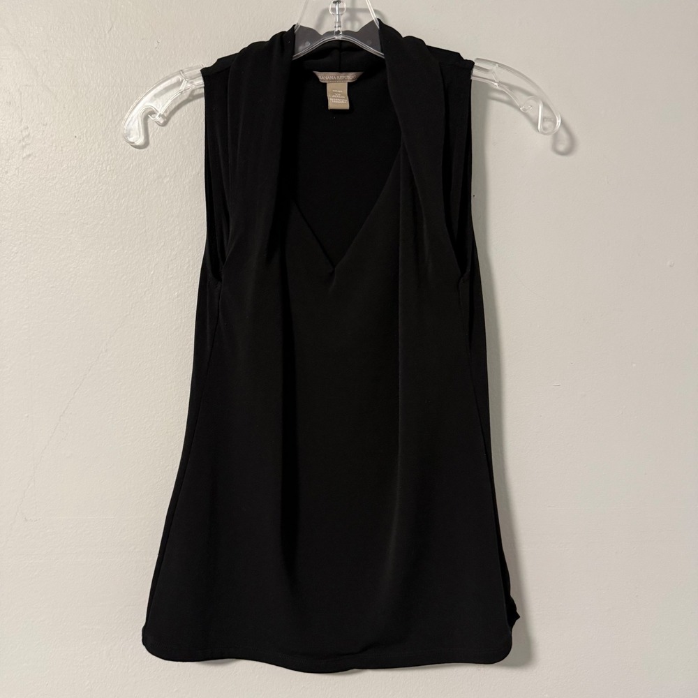 Banana Republic Black Soft Pleated V-Neck Sleeveless Top Petite XS Career Blouse